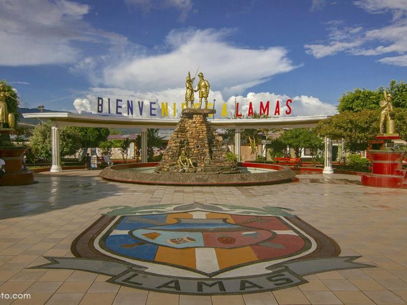 plaza-de-armas-lamas